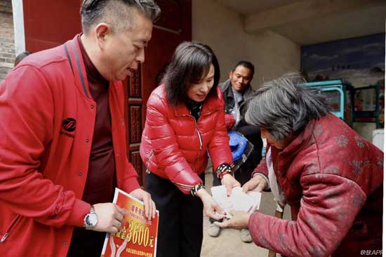 “贈人玫瑰，手有余香” 林德漆回饋社會 與愛同行